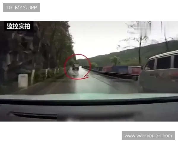 VV5直播现场突发撞车意外，全程记录惊险瞬间